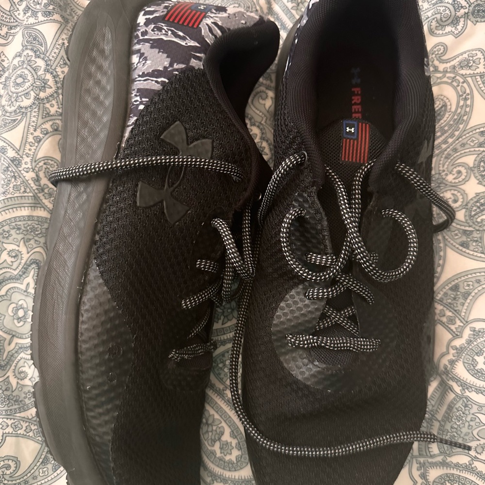 Under Armour Charged Pursuit Freedom size 13